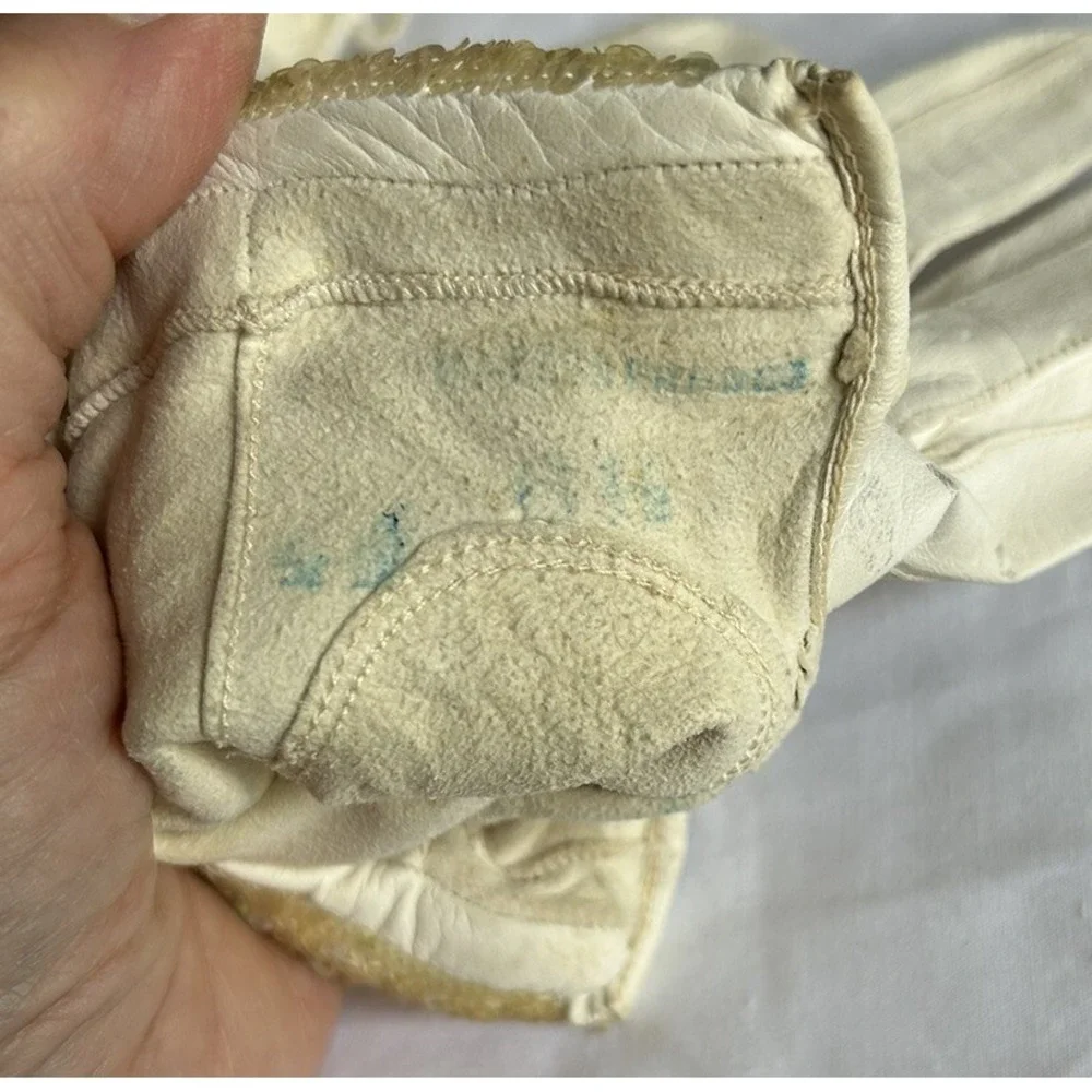 Beautiful Vintage Beige Leather Gloves With Sequins Wrist‎ Size 6 1/2